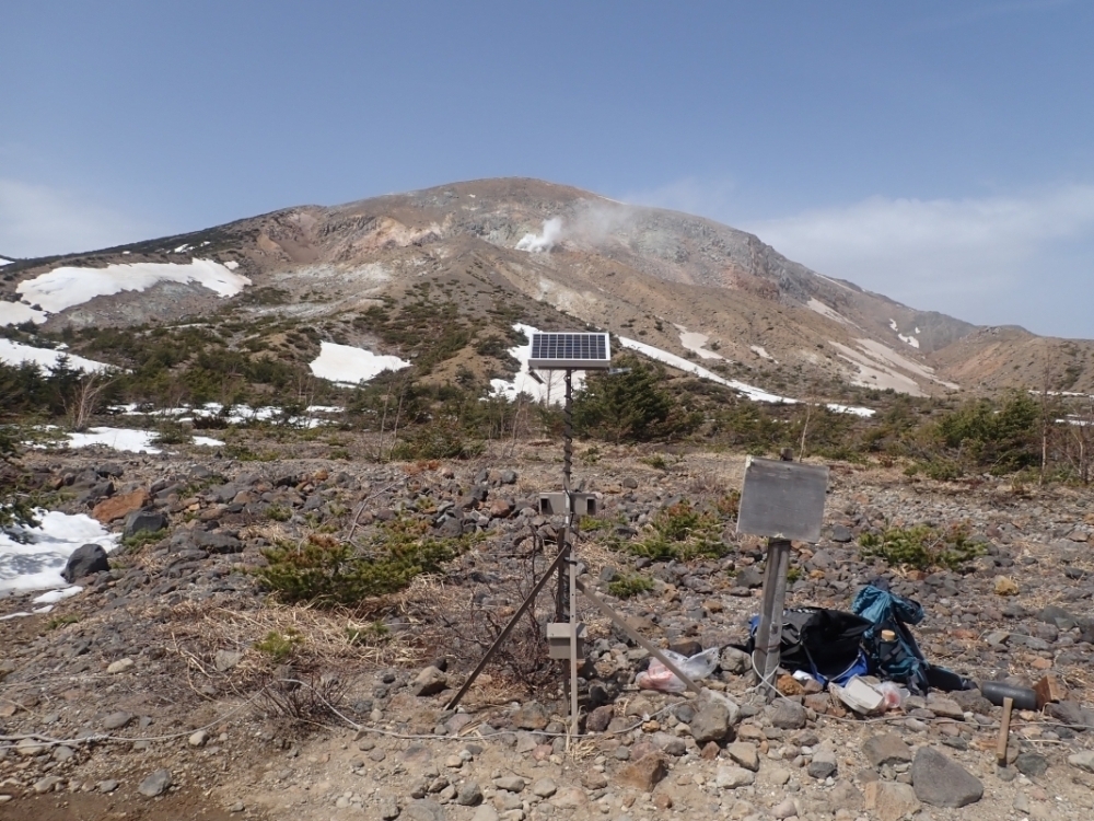 一切経山・東吾妻山登山口の登山者カウンター
