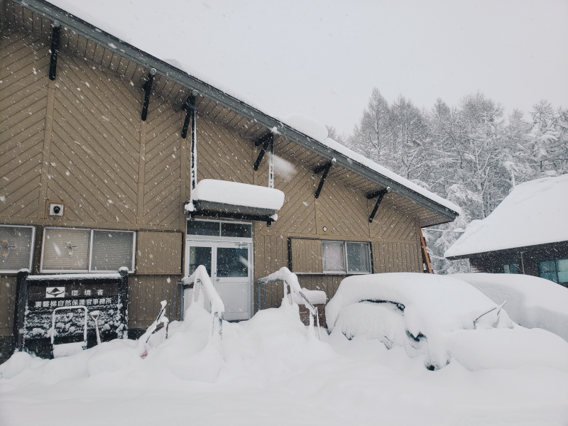 積雪した事務所の様子