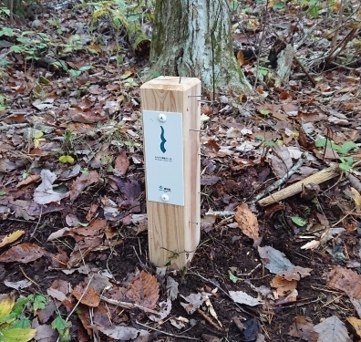 釘を打ったｇ標識