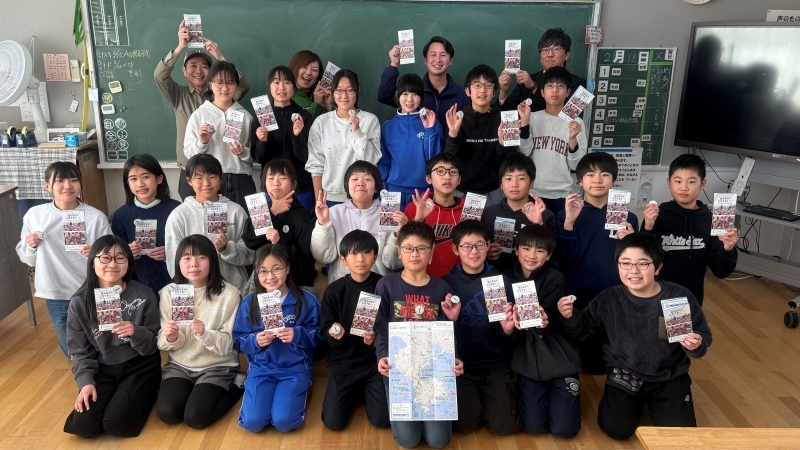 完成を祝って集合写真