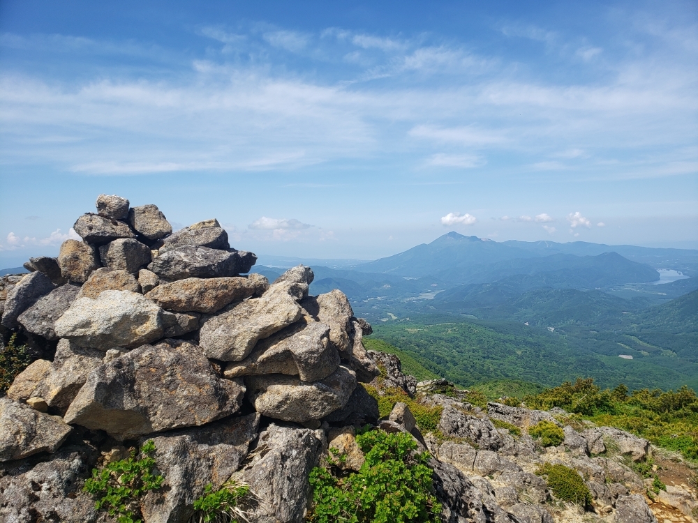 箕輪山からみる磐梯山