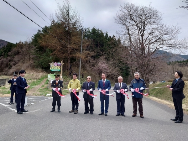 ＃テープカット