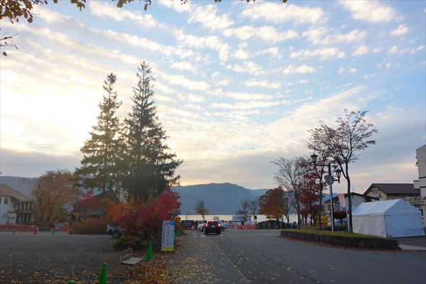 模様替え中の駅前広場
