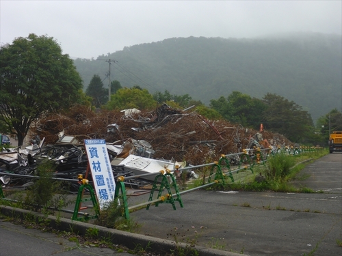 廃材の仮置き場（旧十和田観光ホテル解体工事）